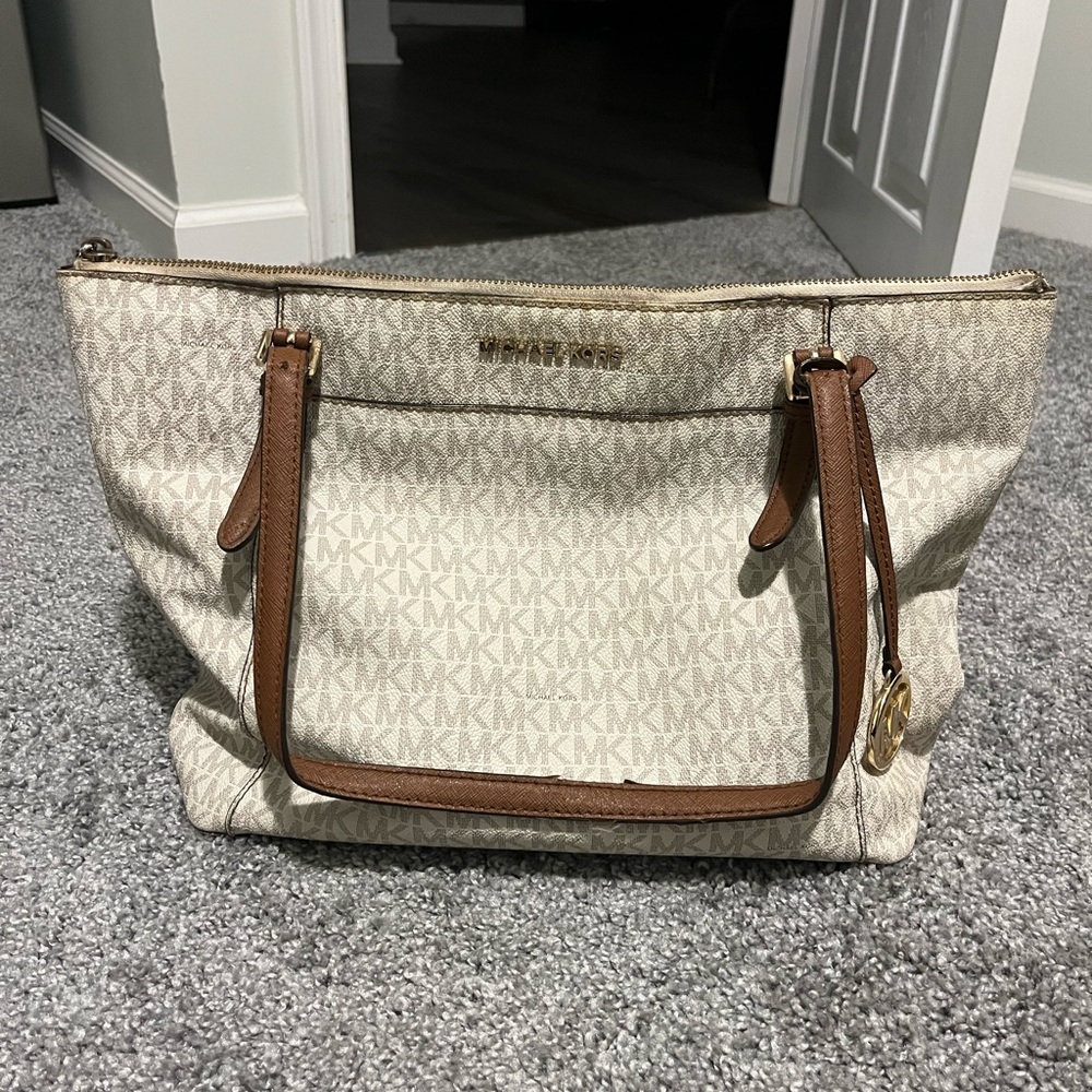 Michael Kors purse